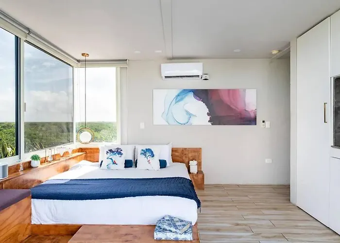3br Penthouse With Rooftop Pool Near Centro
