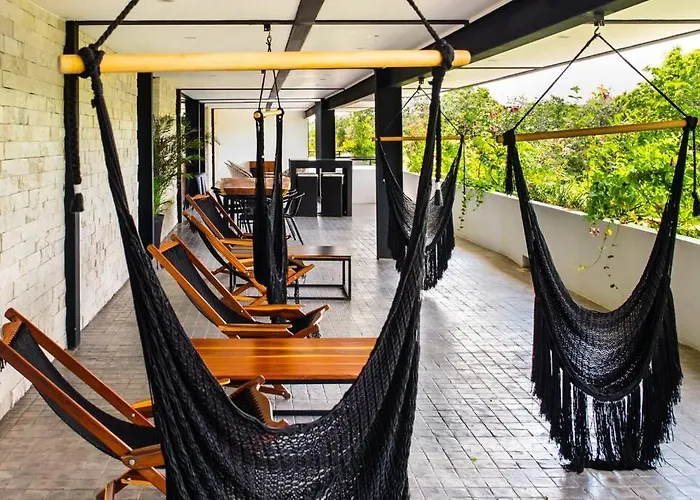 3br Penthouse With Rooftop Pool Near Centro